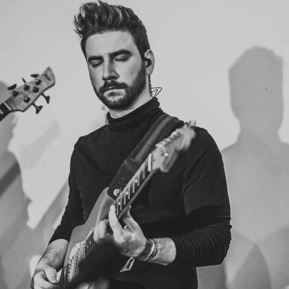 Aleksander Klewaczew — Guitar at Music Hub Academy