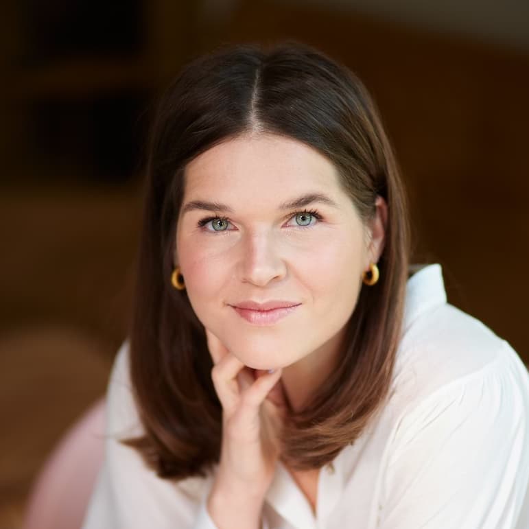 Olga Szyłejko (Olga Matu) — Założycielka • Wokal • Kompozycja w Music Hub Academy