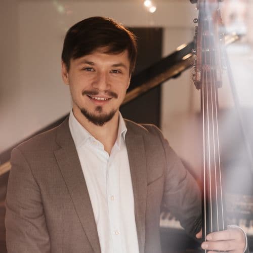 Kacper Zasada — Kontrabas • Gitara basowa w Music Hub Academy