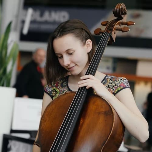 Konstancja Śmietańska — Wiolonczela w Music Hub Academy